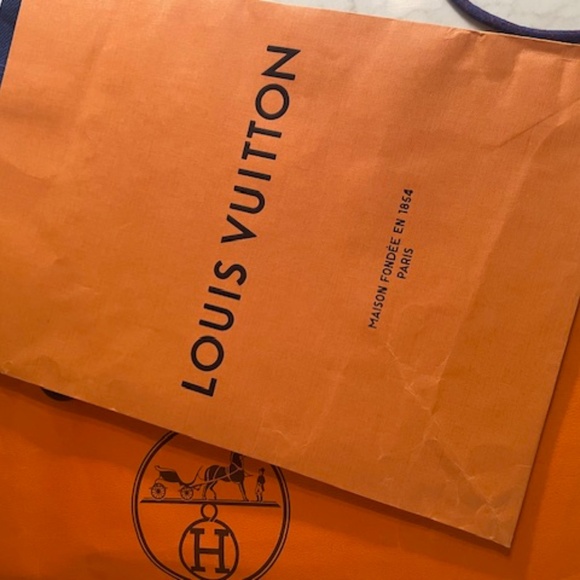 Burberry Paper Shopping Bag Large - Picture 5 of 9